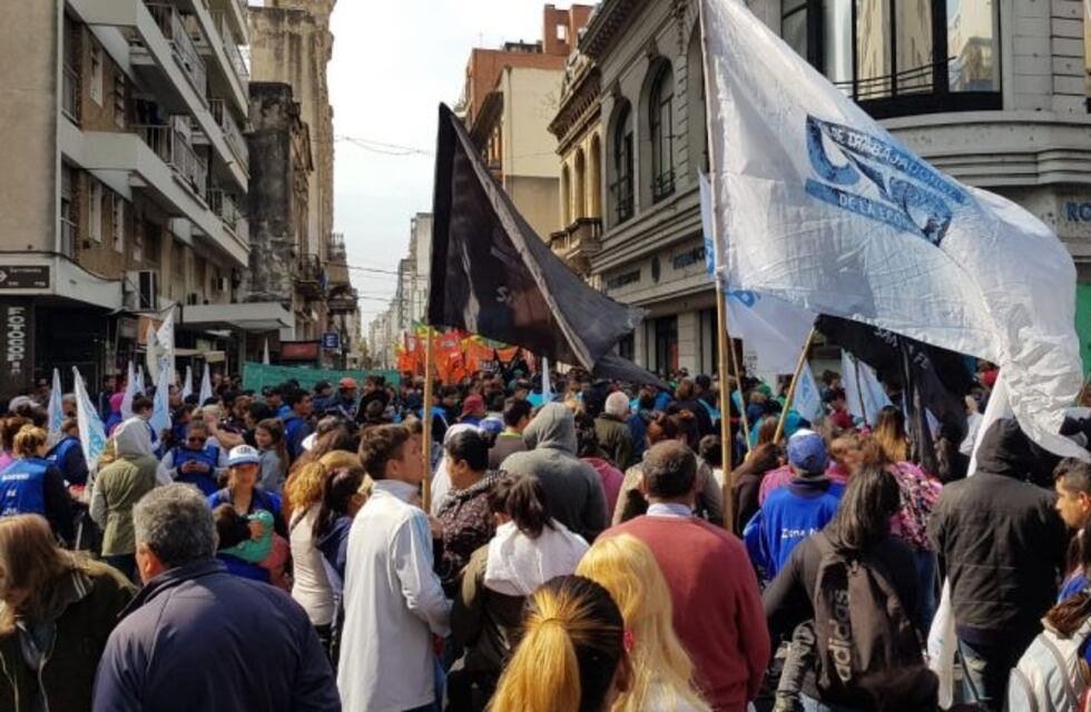 Estatales marcharon con docentes universitarios en el paro nacional de la CTA Autónoma