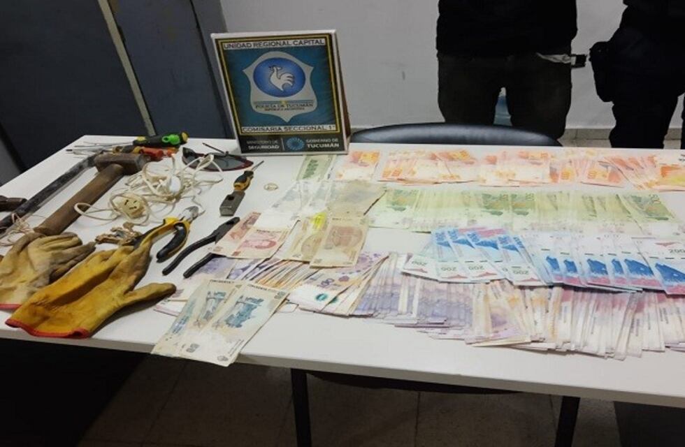 Detuvieron a un hombre cuando robaba $100 mil de una concesionaria