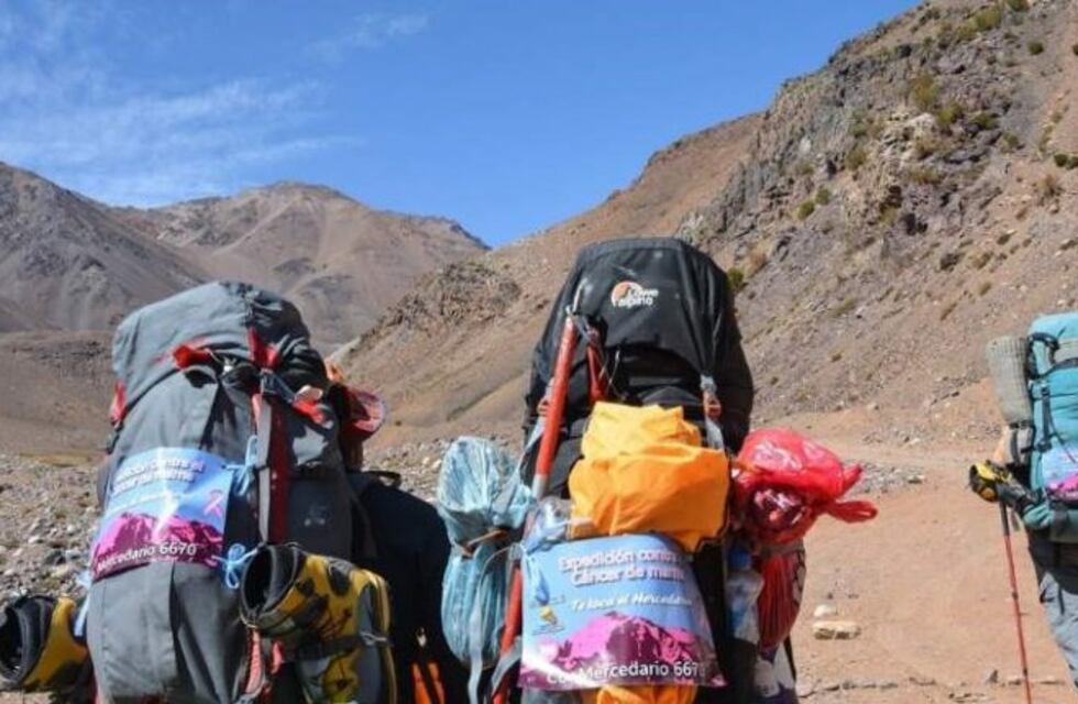 Sanjuaninos escalaron 6770 metros para concientizar sobre el cáncer de mama