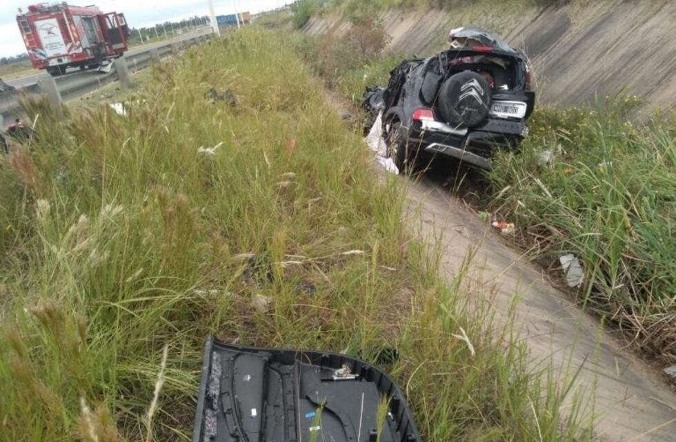 Una pareja de La Plata murió en un accidente de tránsito y sus hijas fueron internadas