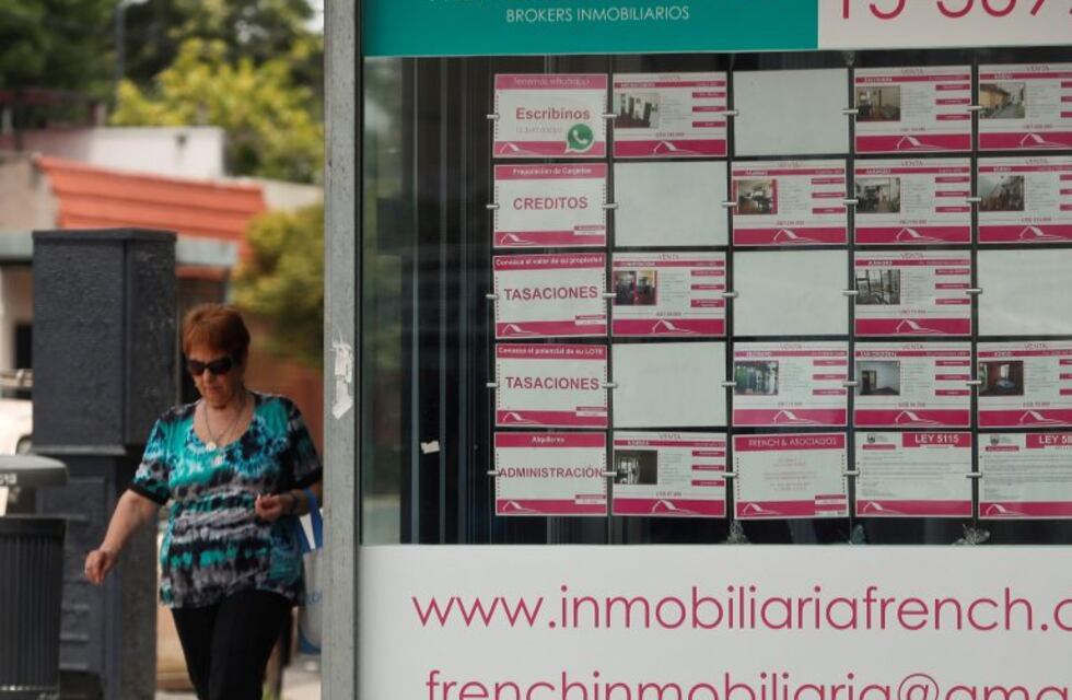 El Gobierno analiza liberar la compra de dólares para operaciones inmobiliarias