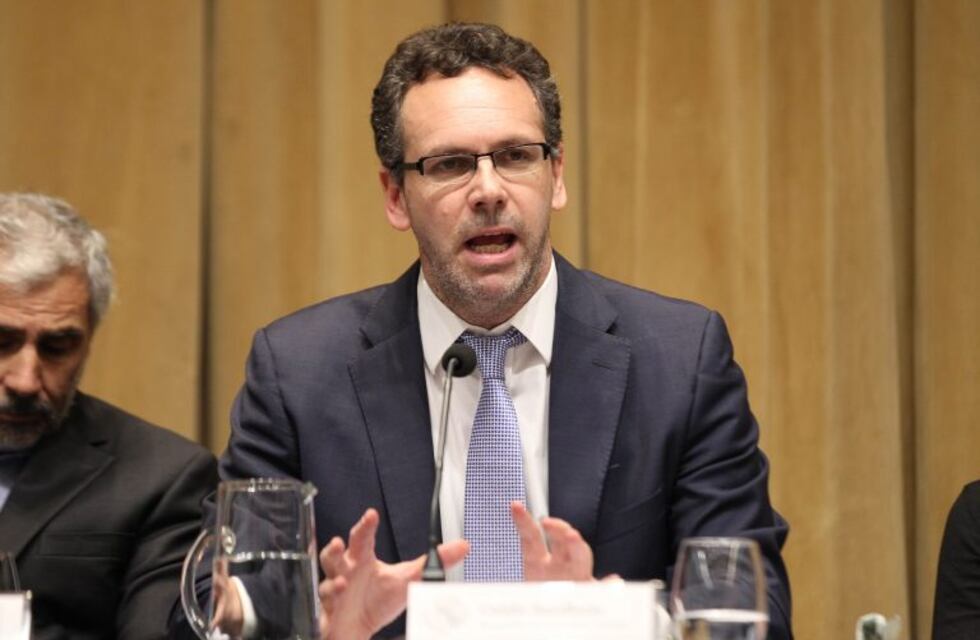 La nueva estrategia del Banco Central: debuta el dólar con piso y techo