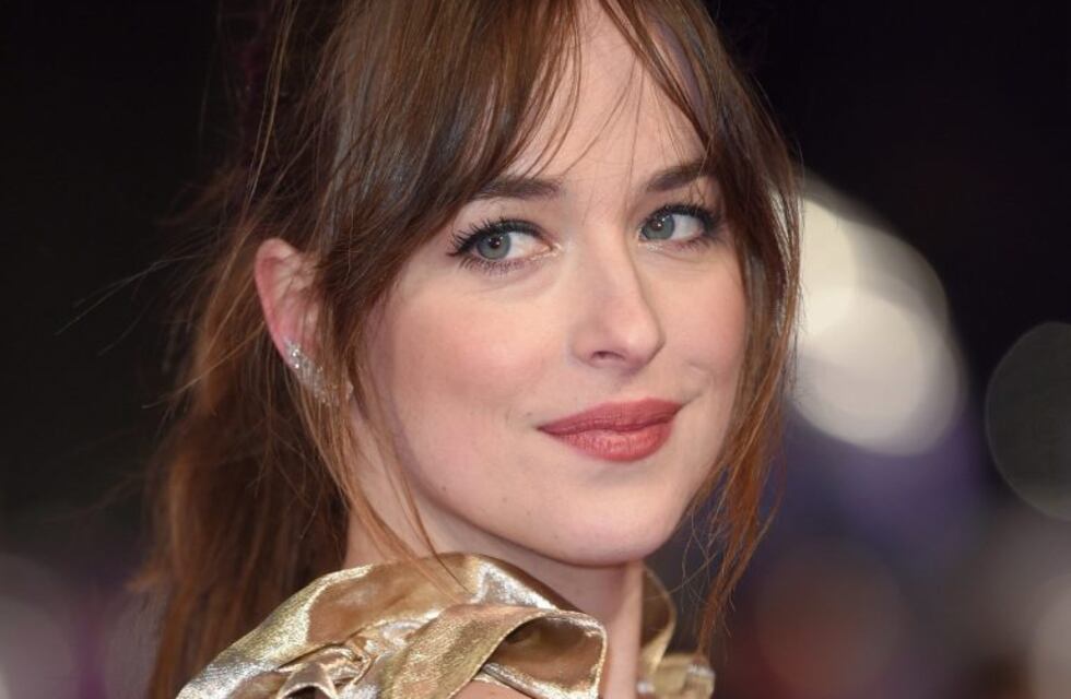 Dakota Johnson trabajó con su novio Chris Martin como directora de un video de Coldplay