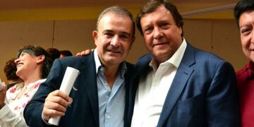 Pedro Pesatti recibió su diploma de intendente de Viedma