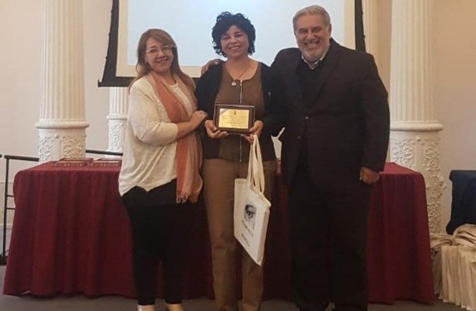 La maestra ilustre chaqueña recibió su distinción en Buenos Aires
