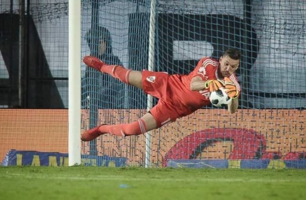 Las espectaculares atajadas por las que Armani se acerca a Rusia 2018