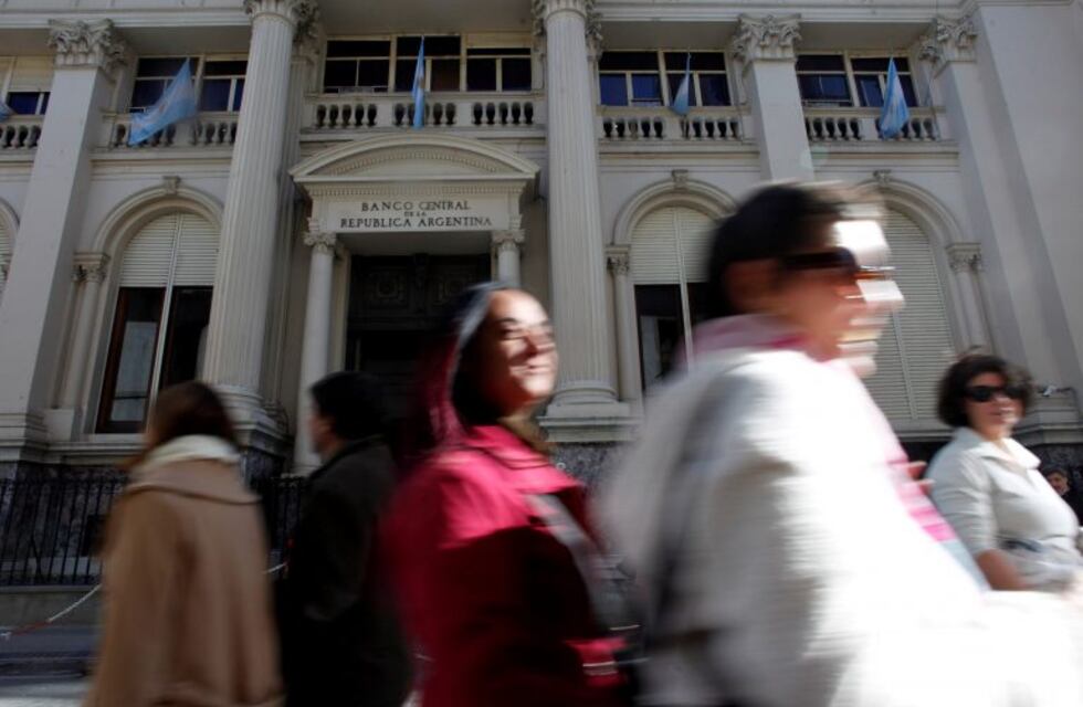 El Banco Central subió la tasa de interés al 45% y prometió no bajarla hasta octubre