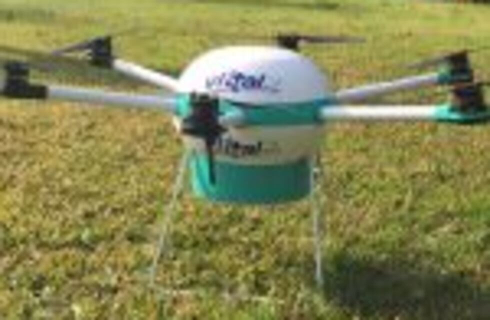 Presentaron un dron destinado al rápido traslado de un desfibrilador para salvar vidas
