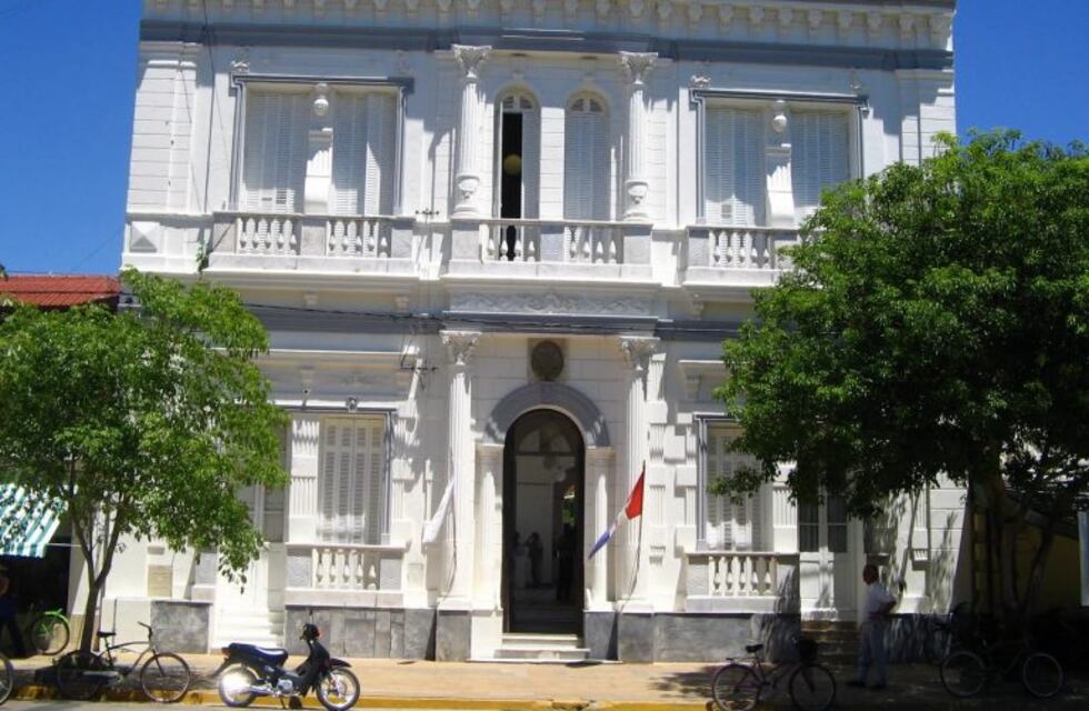 Fuerte conflicto en la Municipalidad de Coronda por falta de pago y despidos