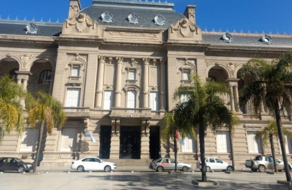 Santa Fe pidió adelanto de coparticipación para liquidar sueldos de enero en tiempo y forma