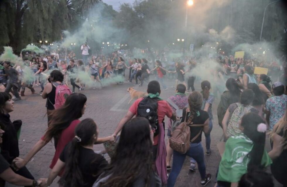 San Luis se manifestó a favor del aborto con un 'pañuelazo'