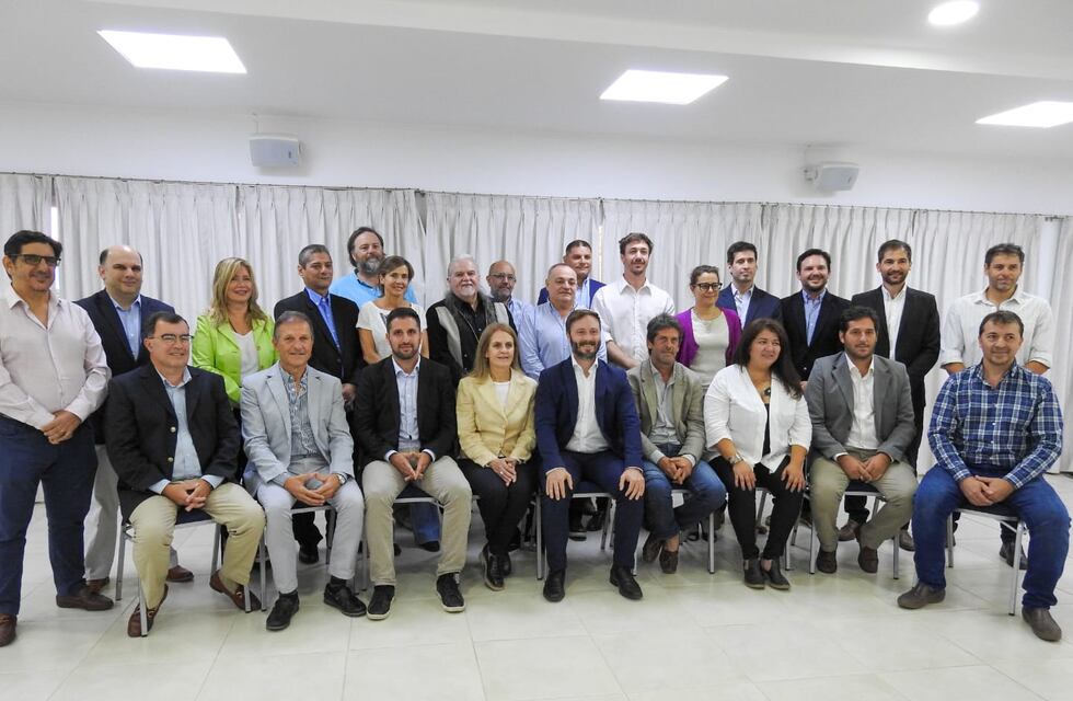 Concordia: Francisco Azcué presentó a su equipo de gobierno