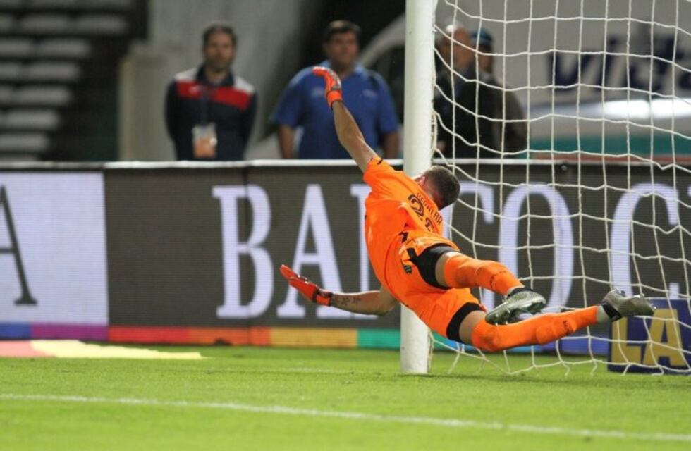 Guido Herrera sigue encendido en el arco de Talleres