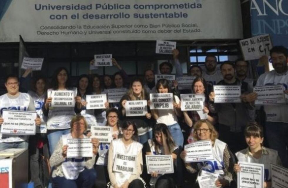 Investigadores de la UNPSJB reclaman contra el recorte al CONICET