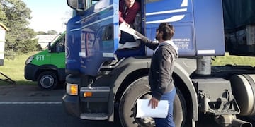 Se entrega a camioneros y transportistas protocolo Covid-19