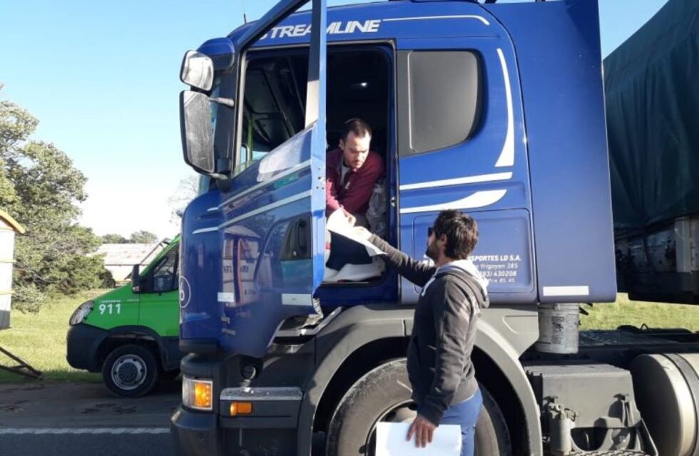 Se entrega a camioneros y transportistas protocolo Covid-19