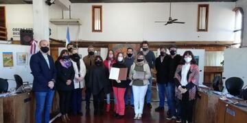 Los murgueros recibieron una placa en la última sesión del concejo\u002E