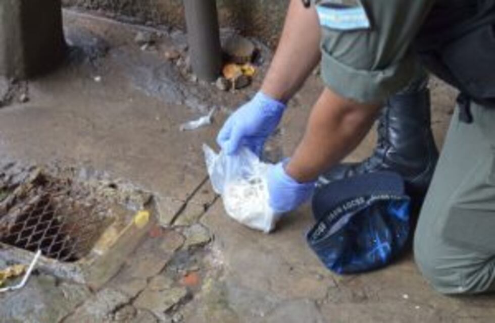 Gendarmería secuestró 173 dosis de cocaína tras detener a un hombre en la zona sur