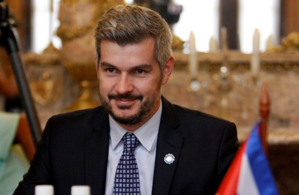 Marcos Peña no descartó aumentar el impuesto a los pasajes al exterior