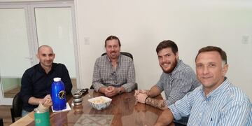 Andrés Brarda, coordinador de Empleo, Sebastián Beccaría, Secretario General del Sindicato Luz y Fuerza,  Juan Ignacio Ruggia, coordinador de la secretaría   de Producción, Empleo e Innovación cuyo titular es Diego Peiretti\u002E (Prensa Municipalidad de Rafaela)