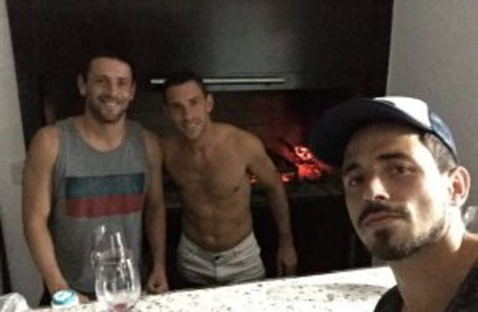 Maxi Rodríguez y "Coty" Fernández hicieron un asado y le pasaron factura a Scocco y Formica por no ir
