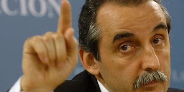 Procesan a Guillermo Moreno por falsear un acta de asamblea de Papel Prensa