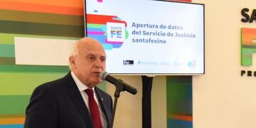 El socialista espera reunirse con Roberto Lavagna en Rosario esta semana para sumarse a la campaña de Consenso Federal\u002E (@gobsantafe)