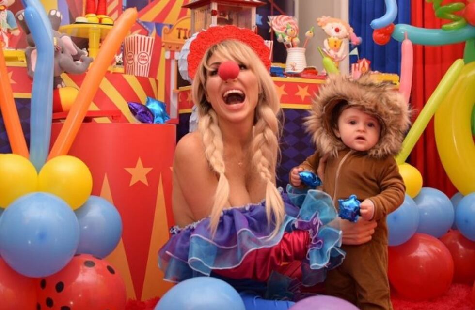 El ex de Vicky Xipolitakis, Javier Naselli, la acusó de tener a su bebé "de rehén, sin haber visto la luz en nueve meses"