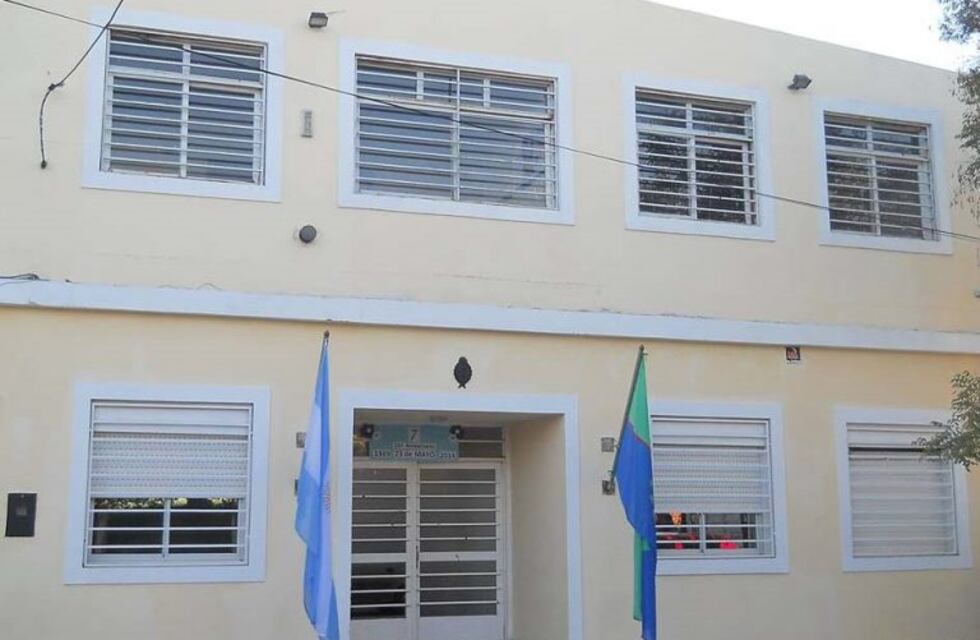 Agredieron a una menor en las afueras de una escuela "por linda e inteligente"