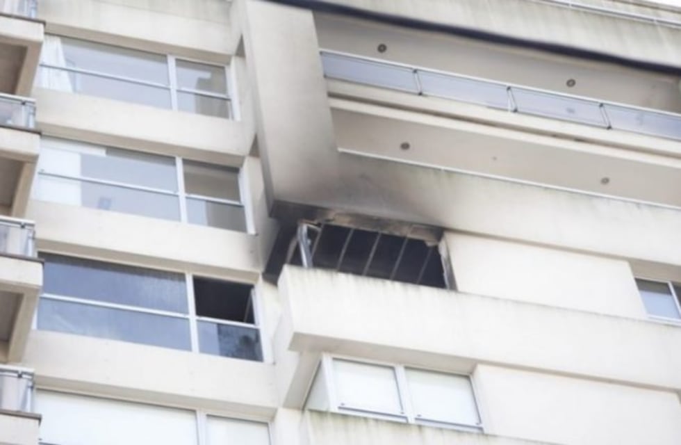 Murió una mujer en un incendio en un edificio en Santa Fe y Rawson
