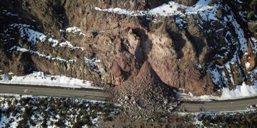 El derrumbe en la Ruta 40 desde una vista aérea\u002E