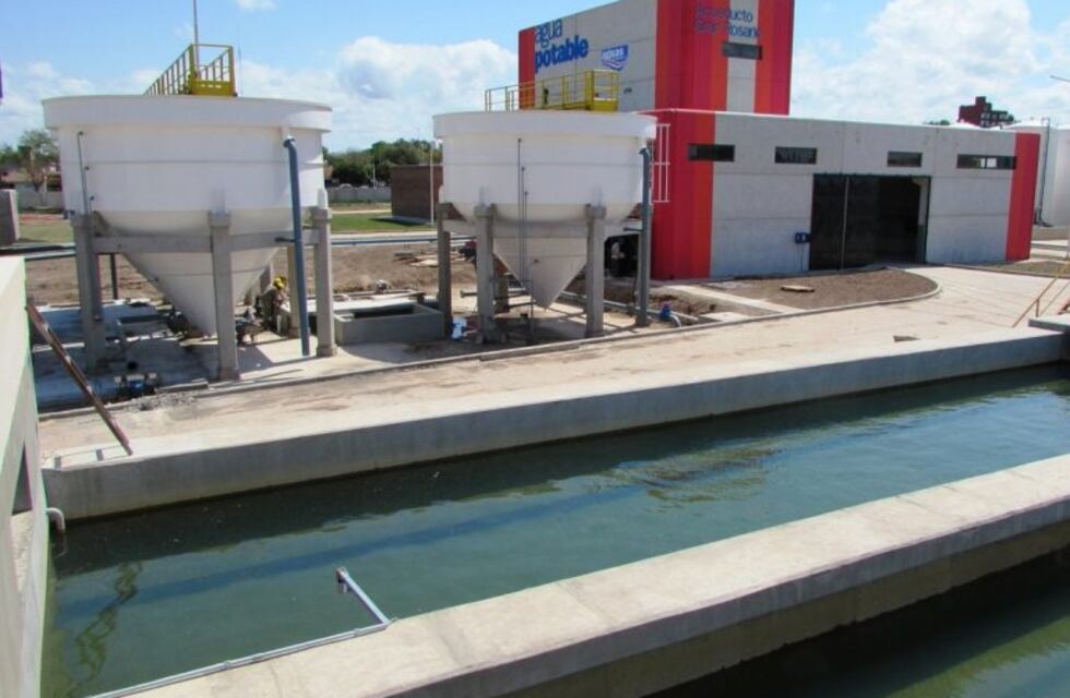 Aumento en el servicio de agua: el gobernador apuntó al déficit y a la inequidad frente a otras prestadoras