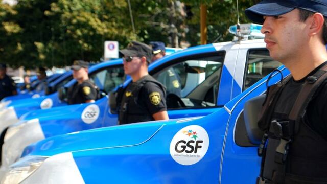 Agentes de la policu00eda de Santa Fe.
