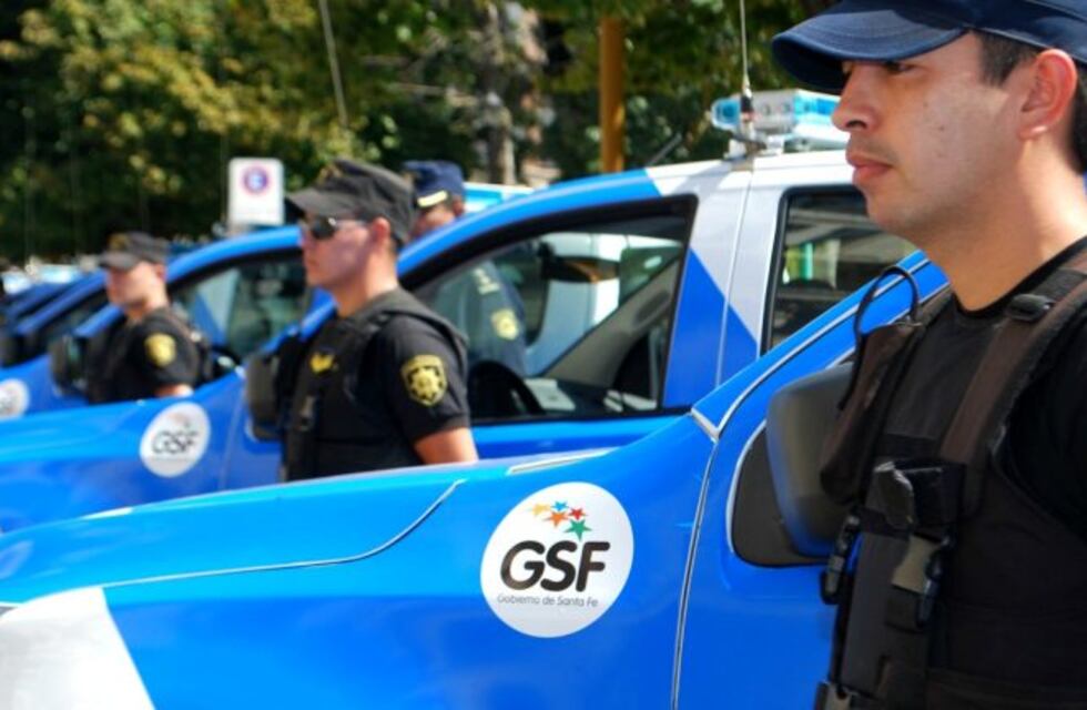 Detuvieron a un falso policía en el centro y otro en dependencias de la Municipalidad