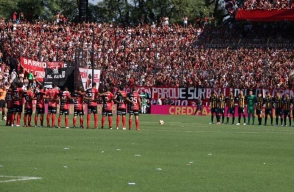Emotivo homenaje a Emiliano Sala en el clásico entre Newell's y Central