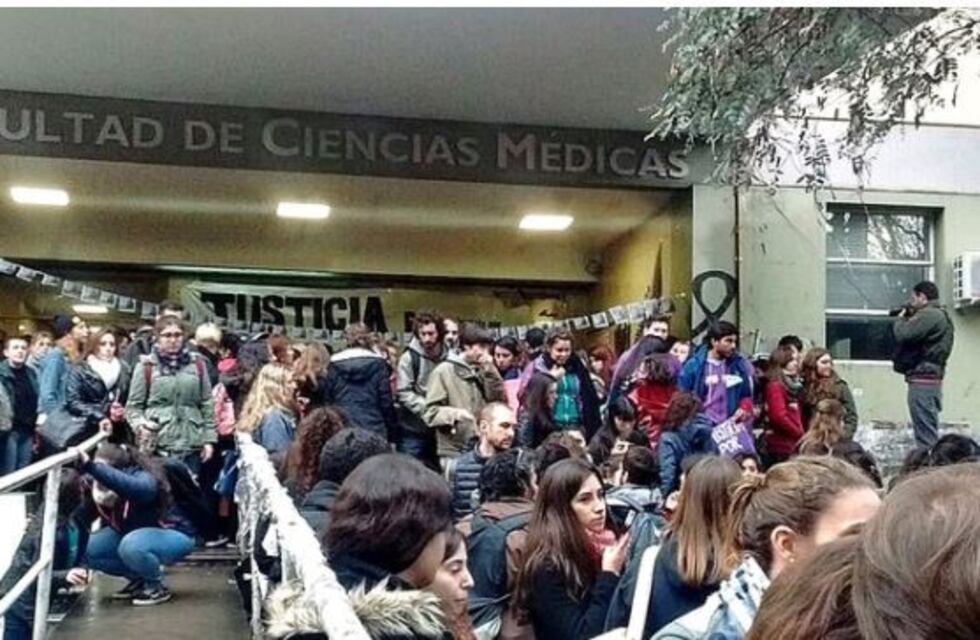 Polémica en la Universidad de La Plata: mataron a una compañera pero igual les quisieron tomar examen
