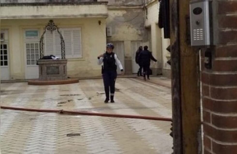 Reclamo atentando con incendiarse