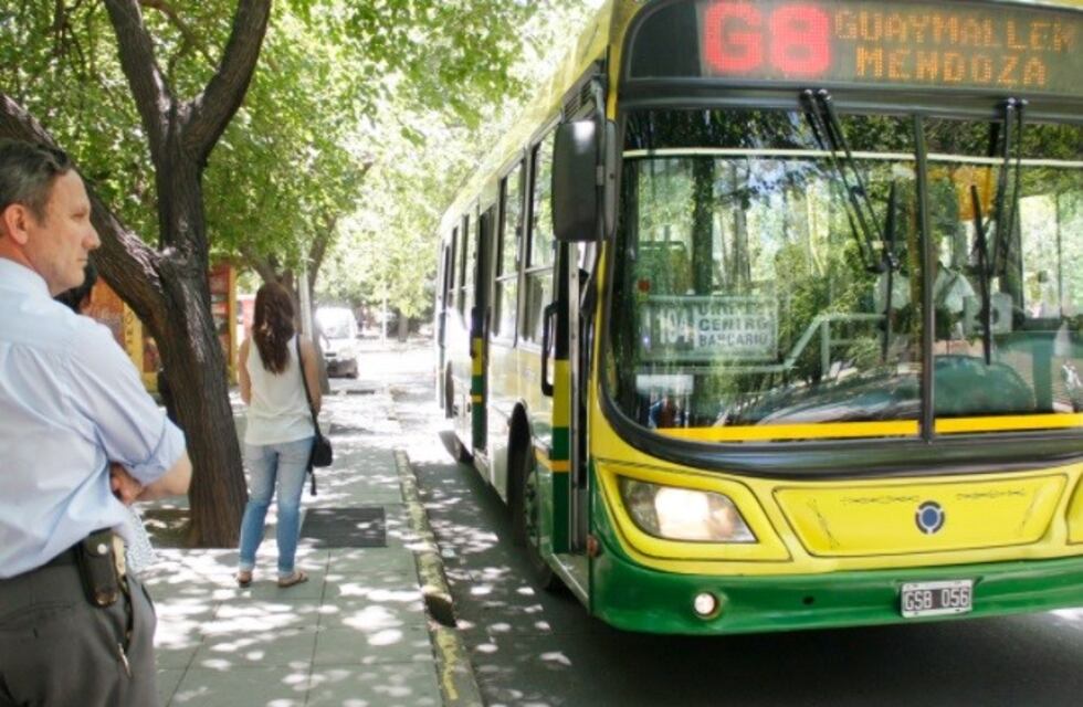 Los micros circularán hasta las 14