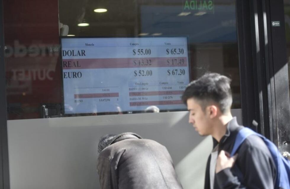 El dólar ya perforó los $ 60 en la city cordobesa