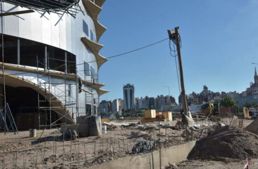 Levantan parcialmente la clausura sobre la obra de la Legislatura