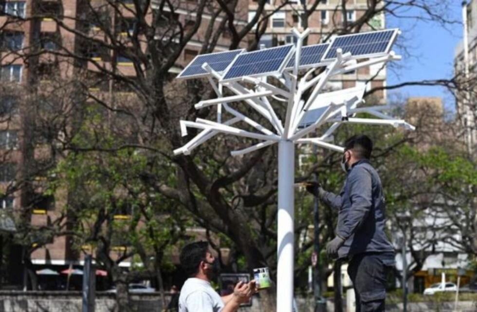 Instalaron en la ciudad de Córdoba el primer "árbol solar"