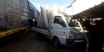 El camión utilitario tras la colisión