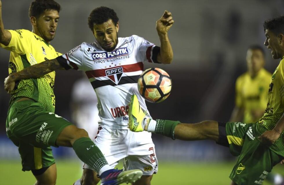 Defensa y Justicia fue más, pero debió conformarse con el 0-0 ante San Pablo