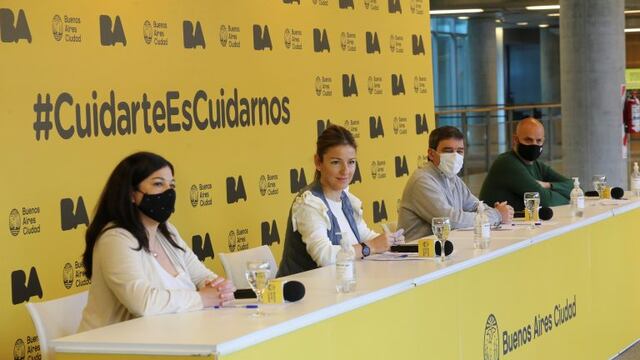 La ministra de Educación porteña, Soledad Acuña; el ministro de Salud, Fernán Quirós; el secretario de Transporte y Obras Públicas, Juan José Mendez, y la subsecretaria de Coordinación Pedagógica y Equidad Educativa, Lucía Feced\u002E\n(Foto: Prensa GCBA)