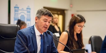 Desde Hacemos por Córdoba pretendían que el Concejo validara el pase de Aguas Cordobesas al municipio\u002E Se trataría en febrero\u002E