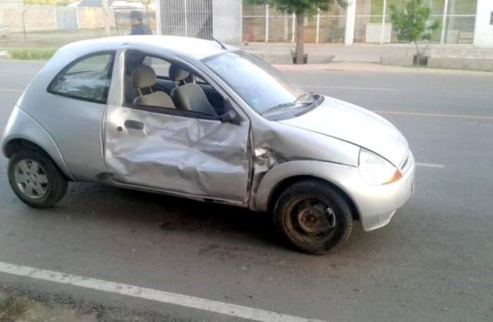 Dos mujeres en moto chocaron con un Ford K y murieron en el lugar