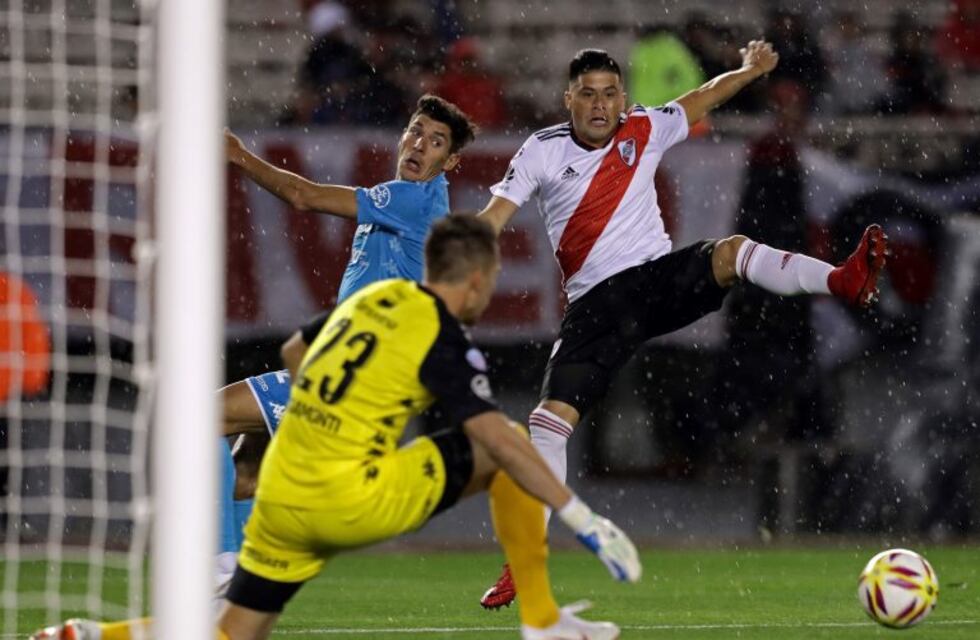 Superliga: Rigamonti y Saravia fueron elegidos entre los mejores de la segunda fecha