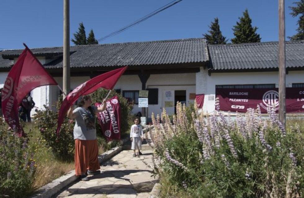 ATE se movilizó a la Secretaría de la Niñez por deudas salariales