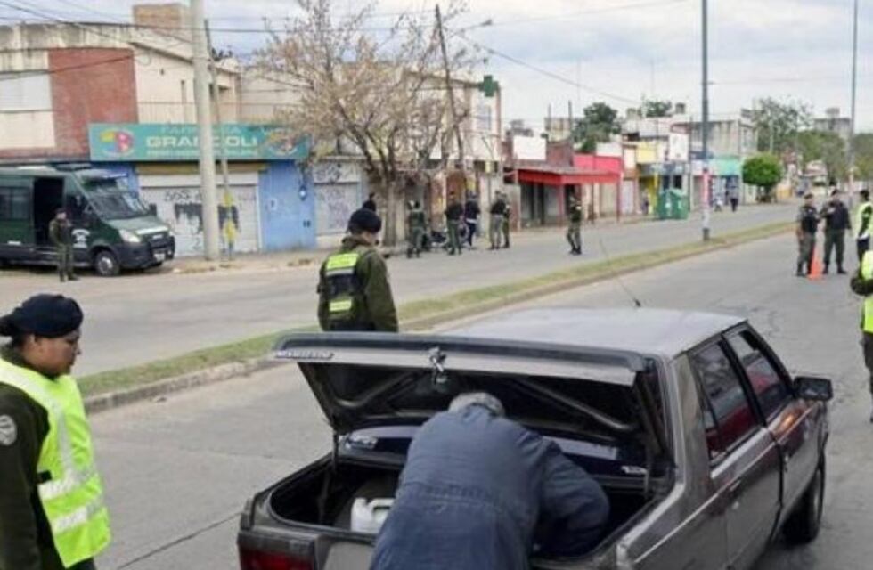 Arrestaron a un falso policía que estaba armado y llevaba droga en el auto
