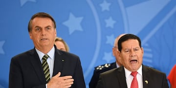Jair Bolsonaro y Hamilton Mourao\u002E (Foto: EVARISTO SA / AFP)
